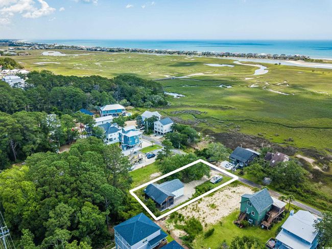 View of property location with property parcel outlined, a large body of water, and a golf course | Image 23