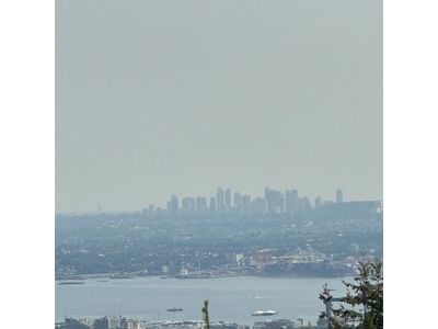 1002 Eyremount Dr, House other with 5 bedrooms, 2 bathrooms and 6 parking in West Vancouver BC | Image 1