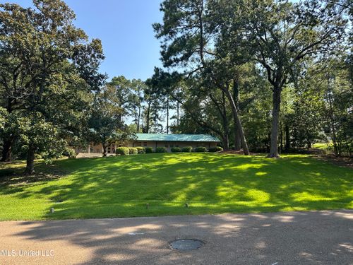 2535 Honeysuckle Ln, Jackson, MS, 39211-6614 | Card Image