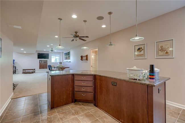 25005 W 85 Th Ter, House other with 4 bedrooms, 5 bathrooms and null parking in Lenexa KS | Image 9