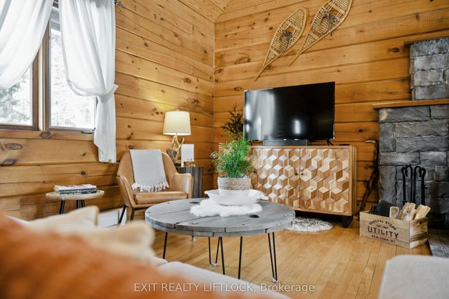 3428 County Rd 620, House other with 2 bedrooms, 1 bathrooms and 10 parking in Apsley ON | Image 12
