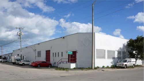3690 Nw 52nd St, Miami, FL, 33142-3245 | Card Image