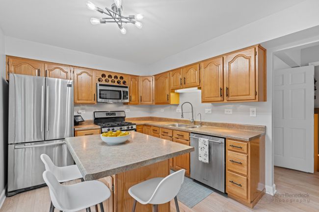 2091 Willow Run, Townhouse with 3 bedrooms, 3 bathrooms and 2 parking in Wheaton IL | Image 7