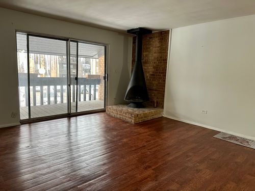 apt-202-6106 Knoll Valley Dr, Willowbrook, IL, 60527-2016 | Card Image