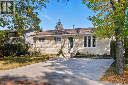 266 Lloyd Cres, Saskatoon, SK, S7L4Z1 | Card Image