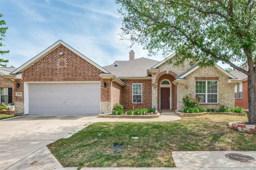 2709 Foxpoint Trl, Arlington, TX, 76017-7973 | Card Image