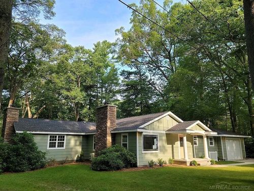 1420 Moody St, Whitehall, MI, 49461-1916 | Card Image