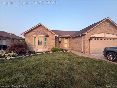 39714 Lembke Dr, Sterling Heights, MI, 48313-5736 | Card Image