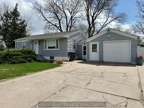 1515 W Stolley Park Rd, Grand Island, NE, 68801 | Card Image