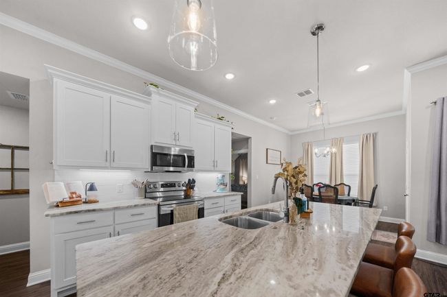 409 Meadows Ct, House other with 3 bedrooms, 3 bathrooms and null parking in Chandler TX | Image 9