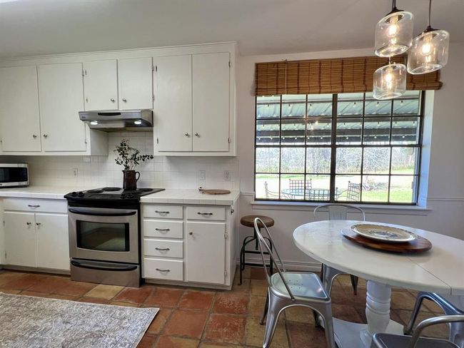 2290 Interstate 45 S, Home with 3 bedrooms, 2 bathrooms and 2 parking in New Waverly TX | Image 5