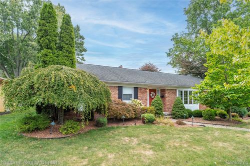 2387 Ashby St, Trenton, MI, 48183-2451 | Card Image