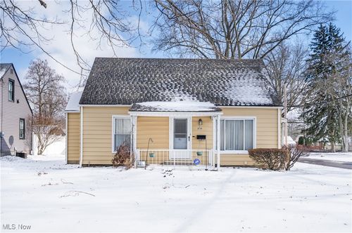 3731 Hopkins Rd, Youngstown, OH, 44511-3058 | Card Image