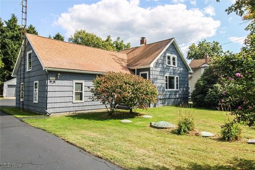 590 Ruth Ave, Leavittsburg, OH, 44430-9750 | Card Image