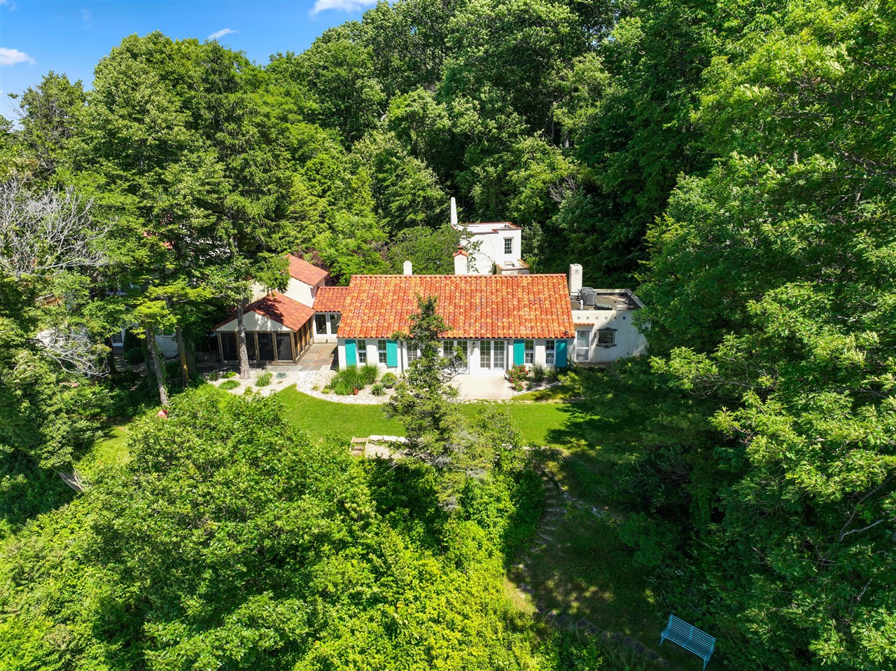 Grand Mere Rd, Stevensville, MI 49127