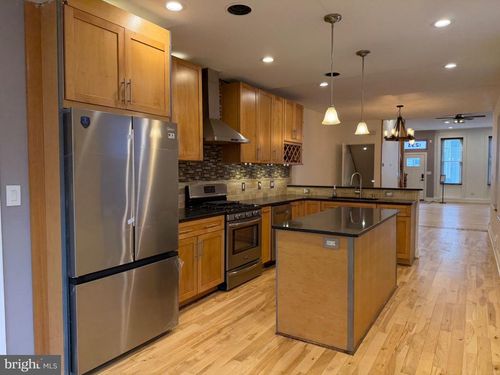 1233 S 15th St, PHILADELPHIA, PA, 19146-3116 | Card Image