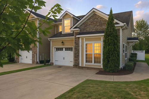 501 Shirebrook Cir, Spring Hill, TN, 37174-1008 | Card Image