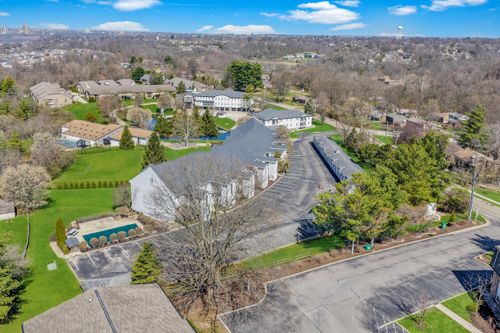 19 Carriage House Dr, Fort Thomas, KY, 41075-4018 | Card Image