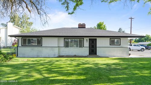 30 Sherry Ave, Naches, WA, 98937-9663 | Card Image