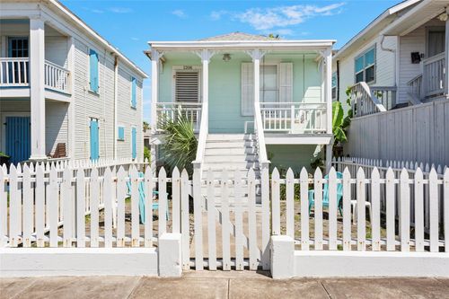 1208 Avenue N, Galveston, TX, 77550-8228 | Card Image