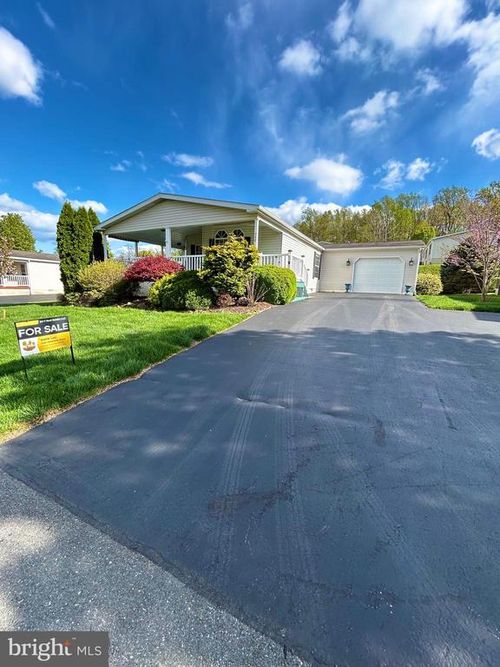 548 Conestoga Dr, COATESVILLE, PA, 19320-1092 | Card Image