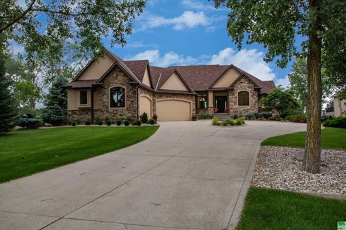 858 E Sawgrass Trail, Dakota Dunes, SD, 57049 | Card Image