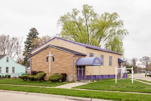 14873 Collinson Ave, Eastpointe, MI, 48021-2861 | Card Image