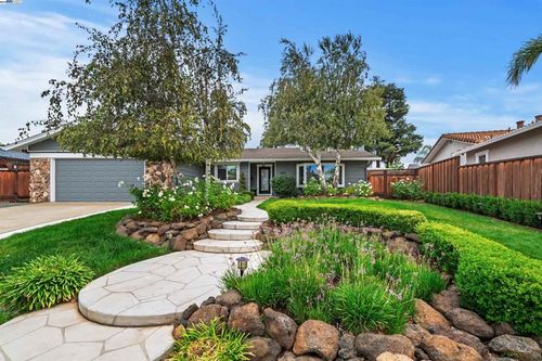 2276 Stonebridge Rd, Livermore, CA, 94550-6545 | Card Image