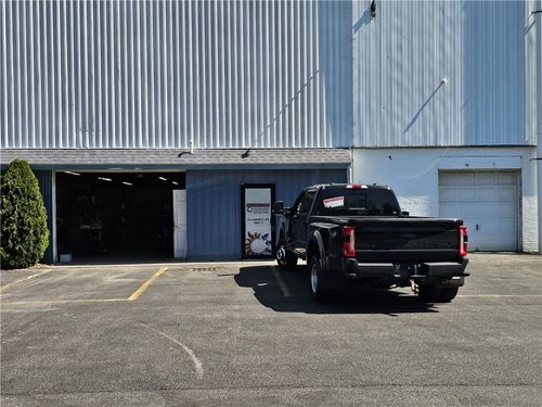 29 Liberty St, Batavia, NY, 14020-3250 | Card Image