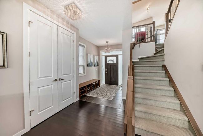 3 Aspen Summit View Sw, Home with 3 bedrooms, 2 bathrooms and 4 parking in Calgary AB | Image 5