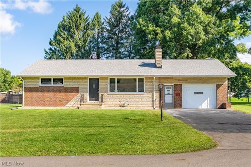 114 Keeferview St Nw, Navarre, OH, 44662-8545 | Card Image