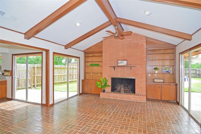 823 Timber Cove Dr, House other with 3 bedrooms, 2 bathrooms and 2 parking in Seabrook TX | Image 7