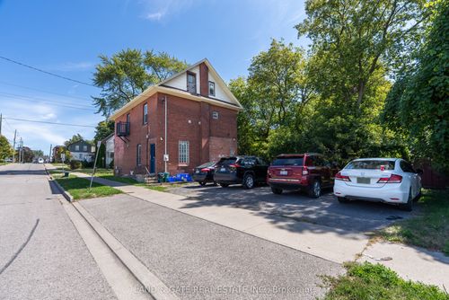 394 Centre St S, Oshawa, ON, L1H4B9 | Card Image