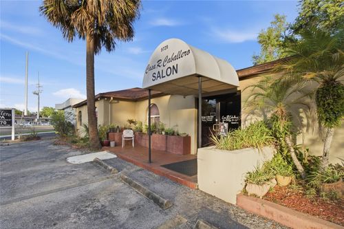 9729 N Armenia Ave, Tampa, FL, 33612-7538 | Card Image