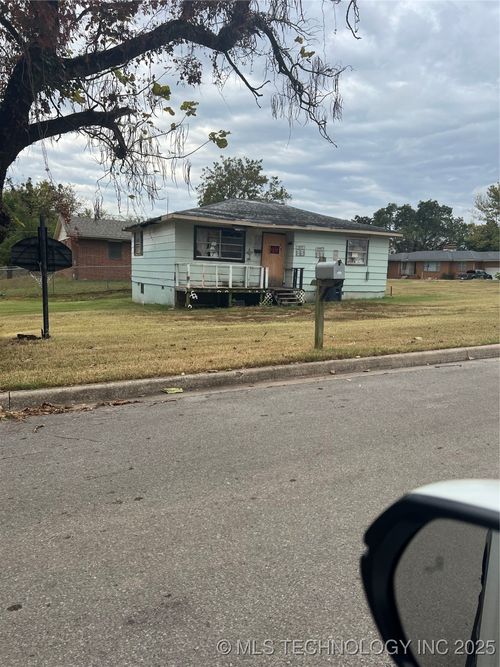 803 S Bell Ave, Shawnee, OK, 74801-8421 | Card Image