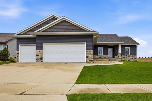 208 Shiloh Vista Ave, Urbana, IA, 52345-8003 | Card Image
