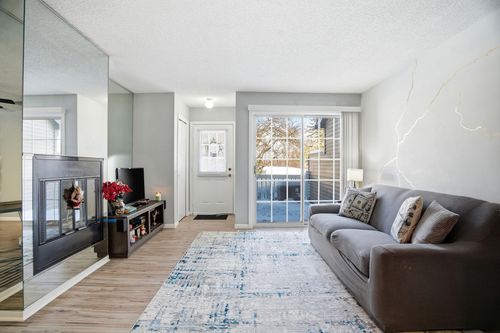 apt-2-9905 Russell Ave N, Brooklyn Park, MN, 55444-1040 | Card Image