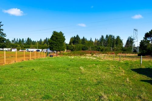 3907 212 St, Langley, BC, V3A9L1 | Card Image