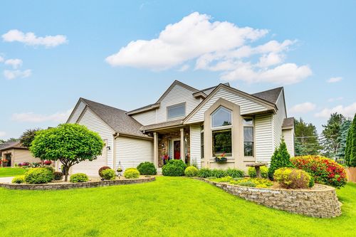 917 Hardwood Ave, Shoreview, MN, 55126-9136 | Card Image