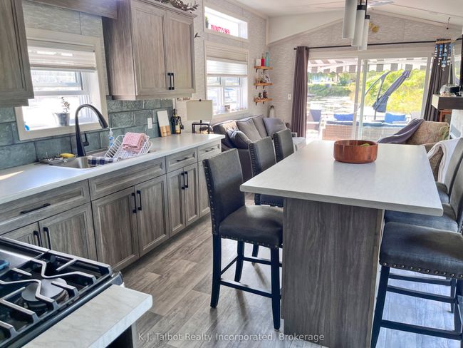 100 N Harbour Rd W, Home with 2 bedrooms, 1 bathrooms and 1 parking in Goderich ON | Image 14