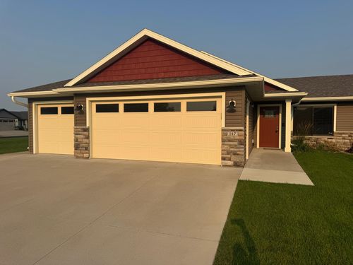 147 Highland Cir, Zumbrota, MN, 55992 | Card Image