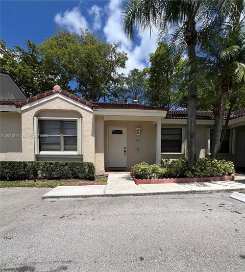 6109 Nw 171st St, Hialeah, FL, 33015-4616 | Card Image