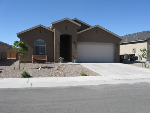 17 Calle Guaymas, Los Lunas, NM, 87031-4952 | Card Image