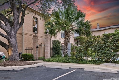 apt-3-7707 Broadway, San Antonio, TX, 78209-3247 | Card Image