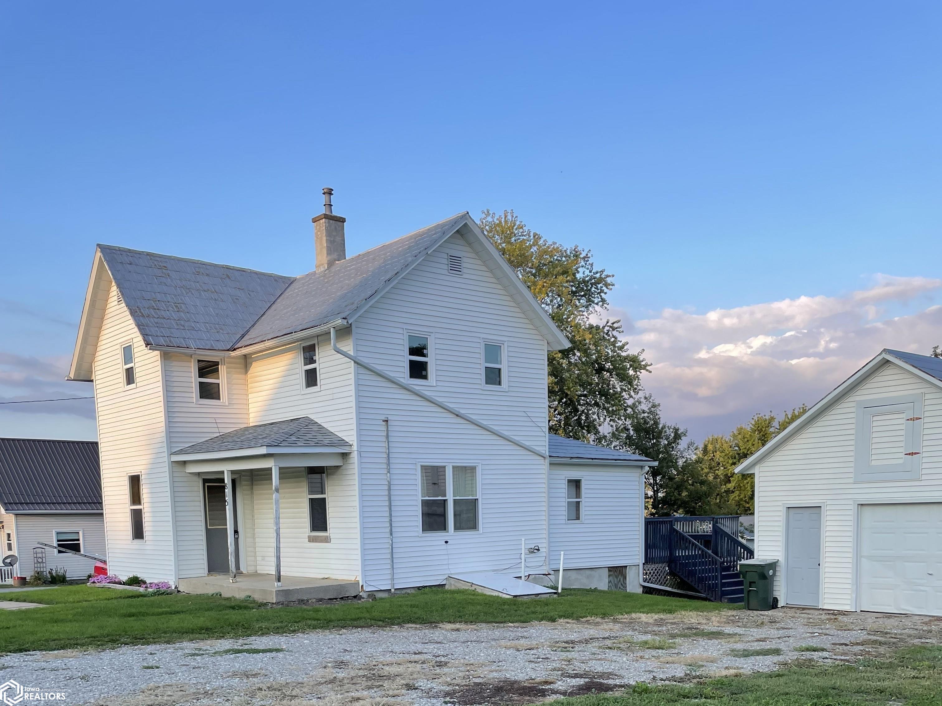 Center St, Brooklyn, IA 52211