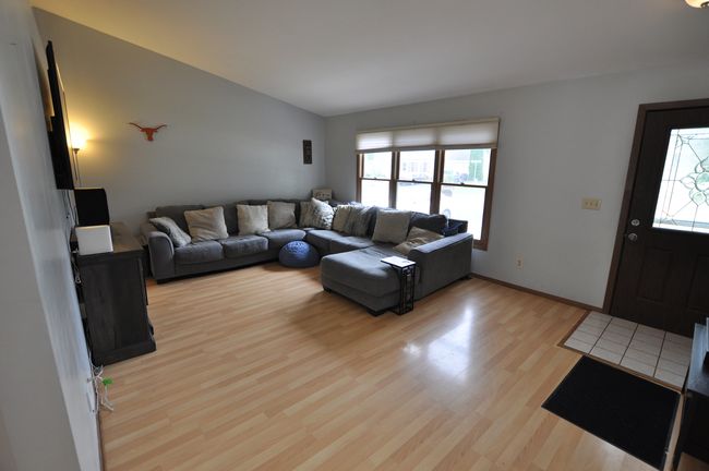 620 5 Th Ave, House other with 3 bedrooms, 3 bathrooms and 4 parking in MARENGO IL | Image 6
