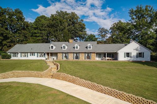 1400 Thomas Cir, Cookeville, TN, 38506-5904 | Card Image