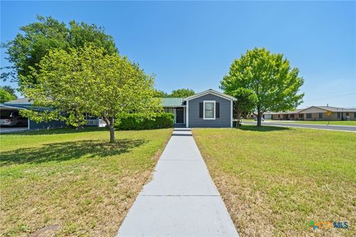 507 Bliss St, San Marcos, TX, 78666-8040 | Card Image