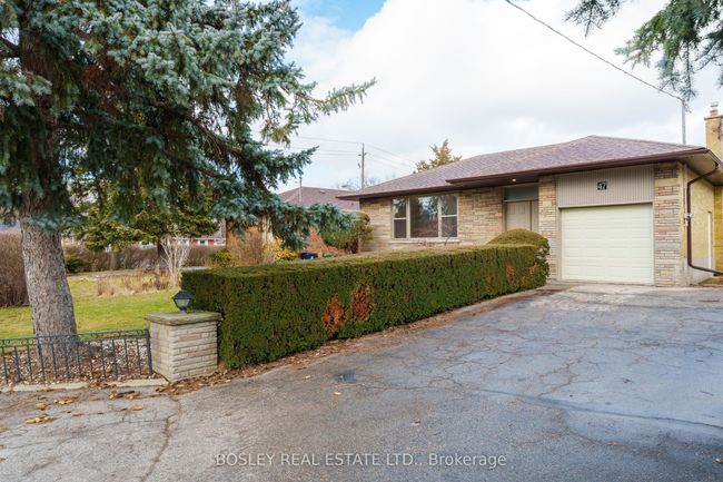 47 Tinder Cres, House other with 4 bedrooms, 2 bathrooms and 4 parking in North York ON | Image 4