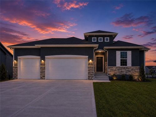 404 Sw Hawthorne Ln, Blue Springs, MO, 64014-4576 | Card Image